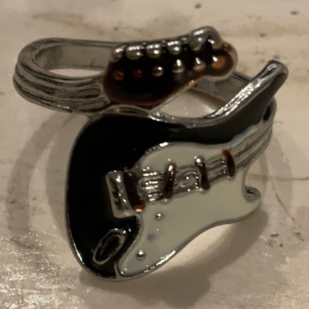 Guitar Enamel Ring Vintage